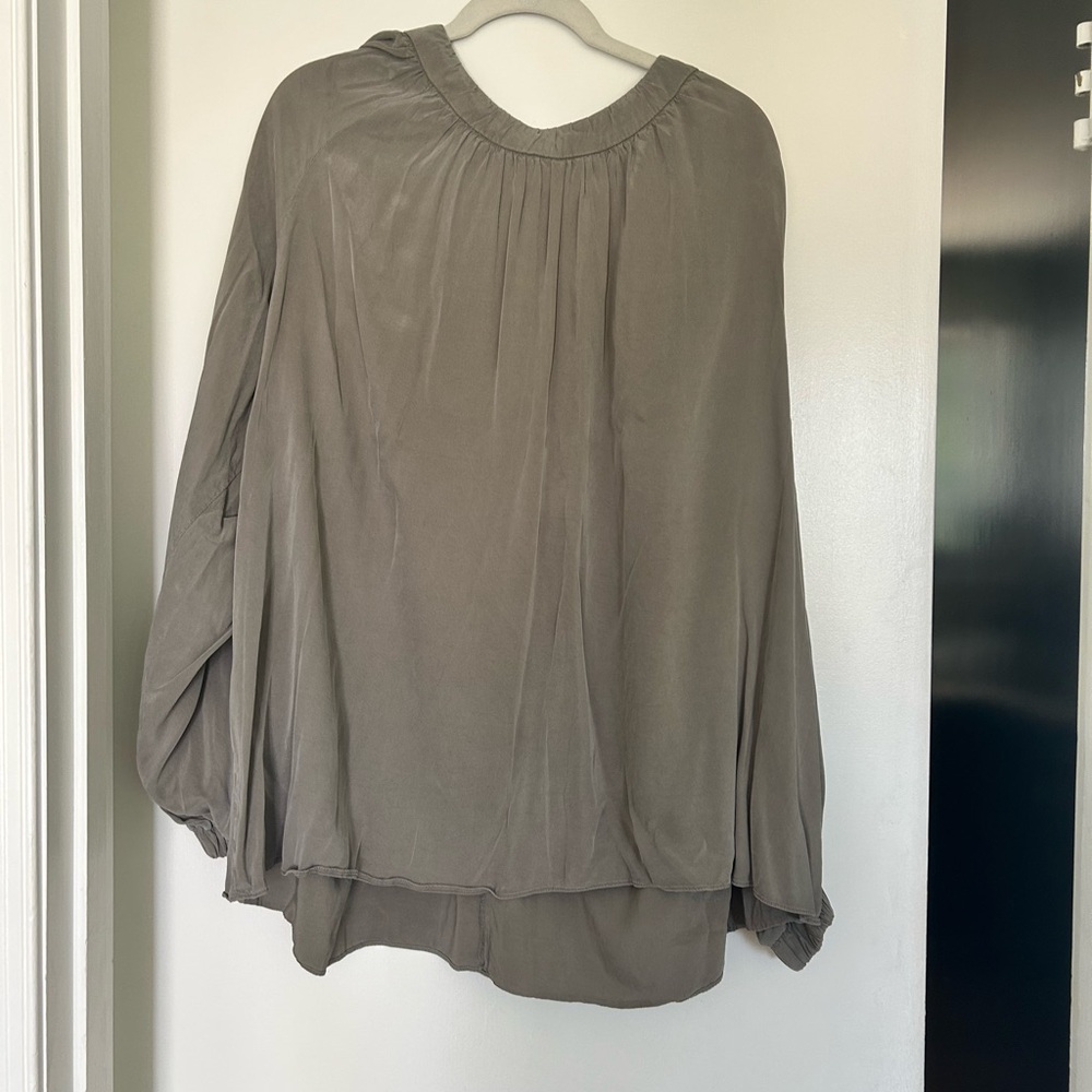 Universal Standard silk Taupe Blouse size XL